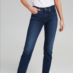 Levi’s 312 shaping slim jeans